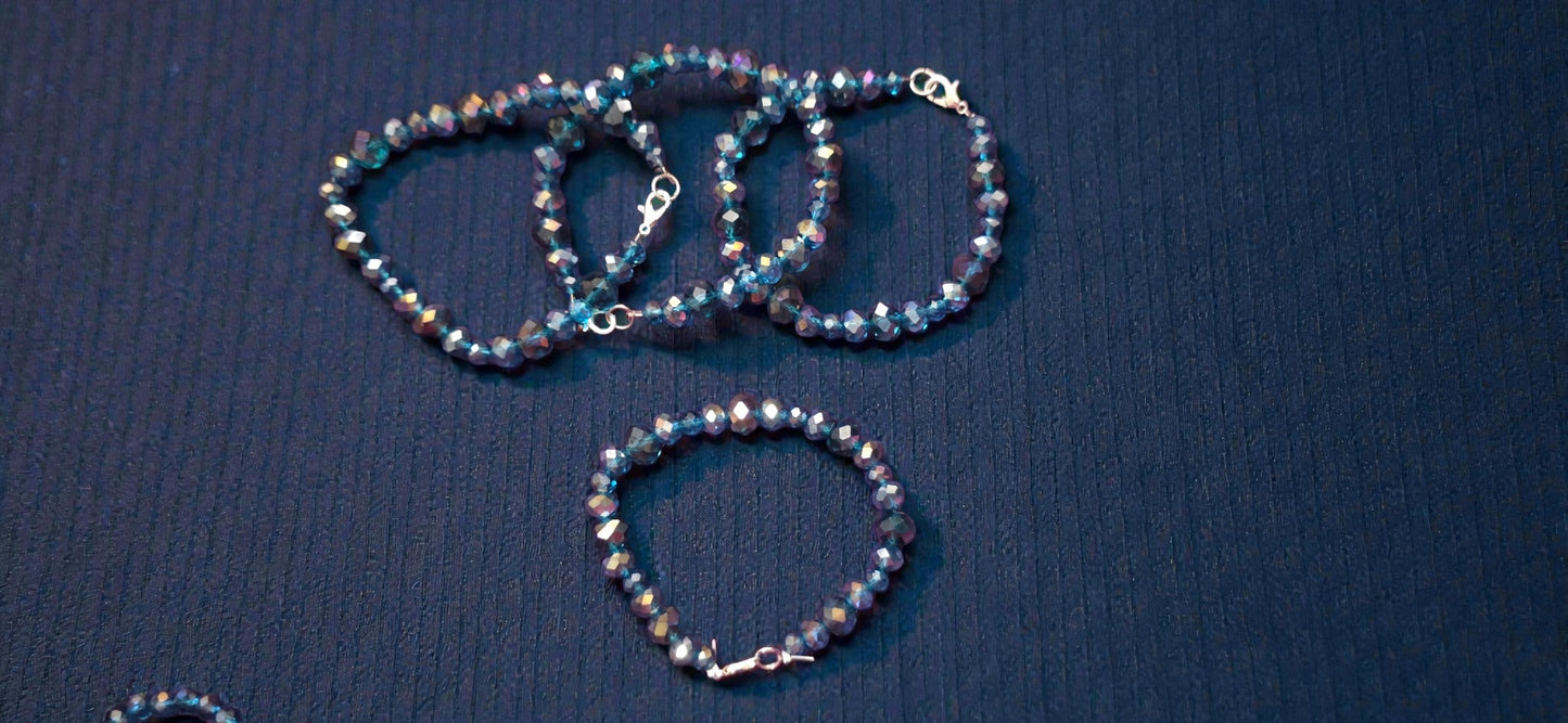 Teal Tide glass beaded bracelet