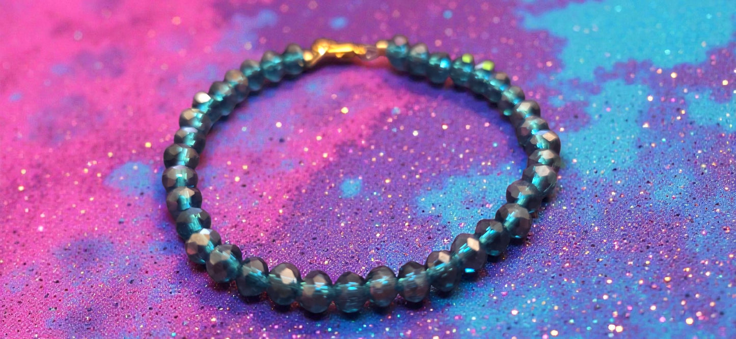 Teal Tide glass beaded bracelet